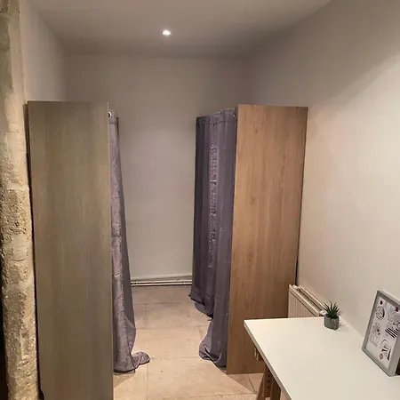 Deux Pieces - Confort - Ecusson Apartment *